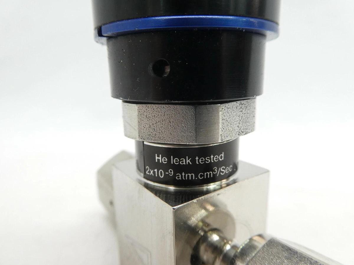 Used Qualiflow 2x10-9atm.cm3/Sec 2-Way Pneumatic Valve Female/Female Lot of 5 Working