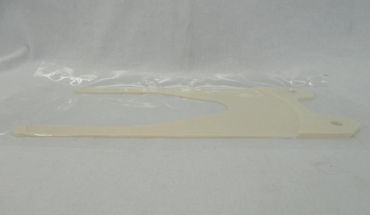 Used Ulvac Technologies EM1638-090-34D 8" Pick Up End Effector 200mm ZX-1000 New