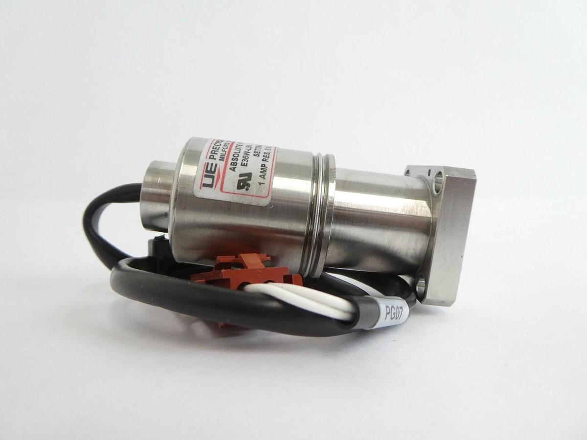 Used UE Precision Sensors E36W-L50 E36W-L33 Absolute Pressure Switch Lot of 8 Working