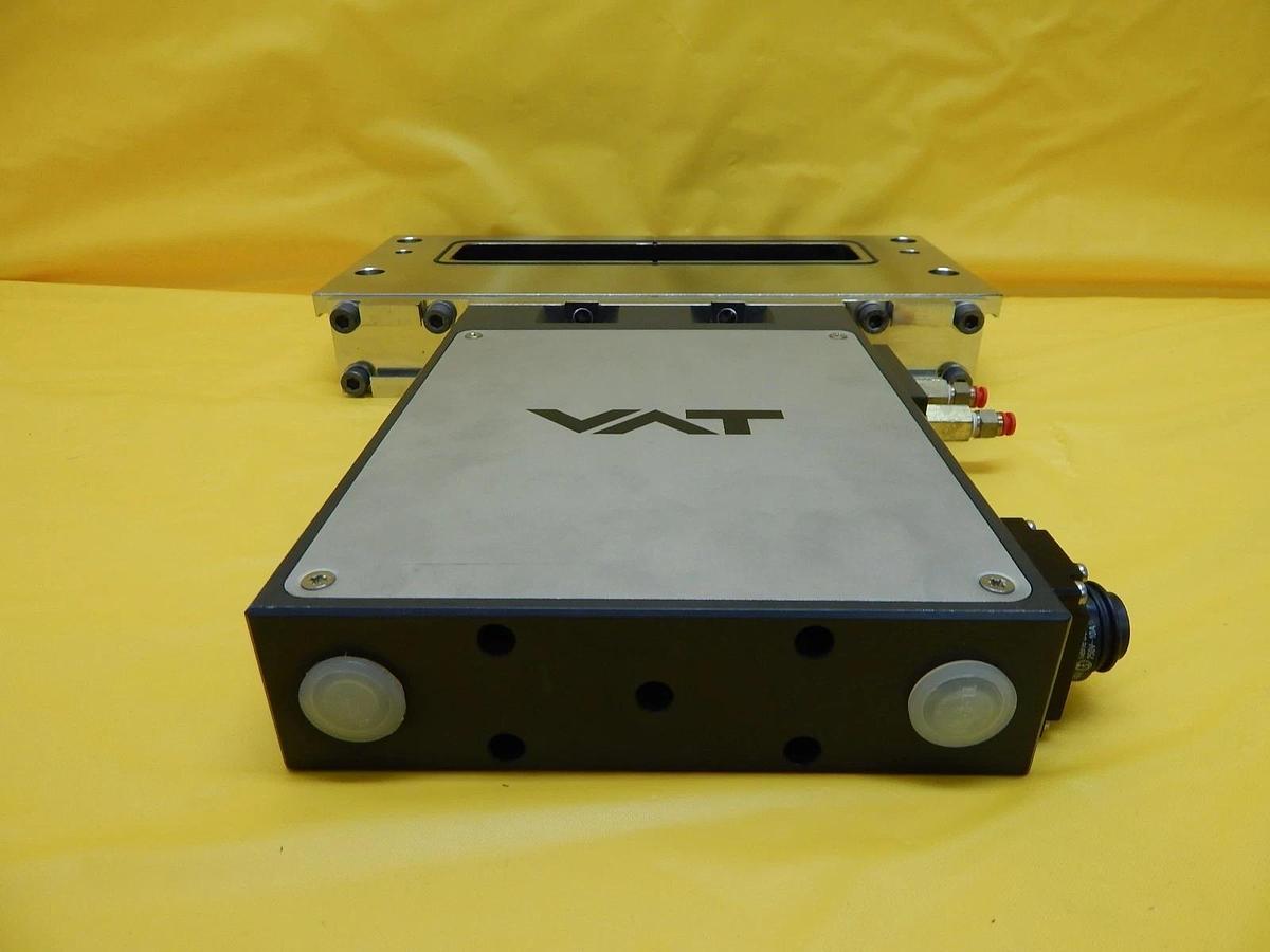 Used VAT 02010-BE44-0001 Pneumatic High Vacuum 12" Slit Valve Working