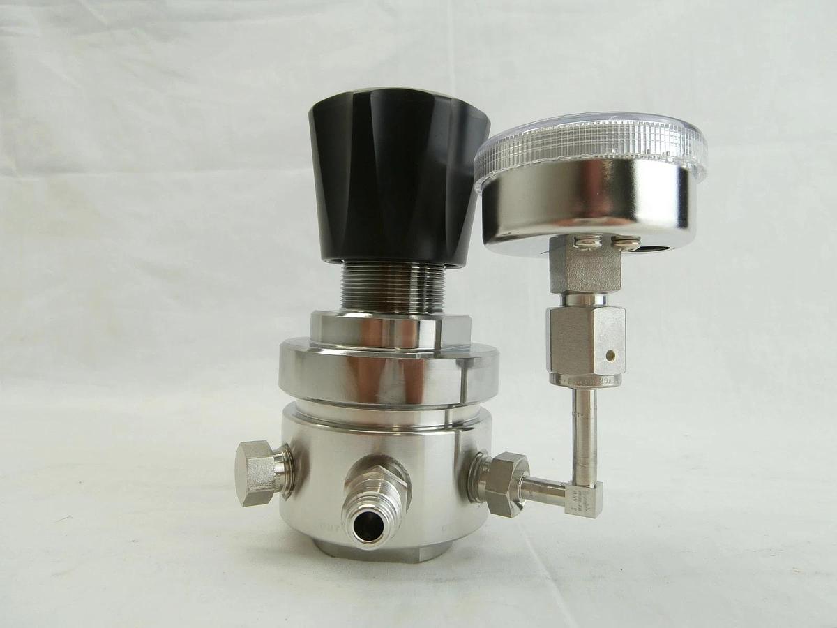 Used Tescom 44-3262JR91-145 Manual Pressure Regulator Valve 44-3200 Working