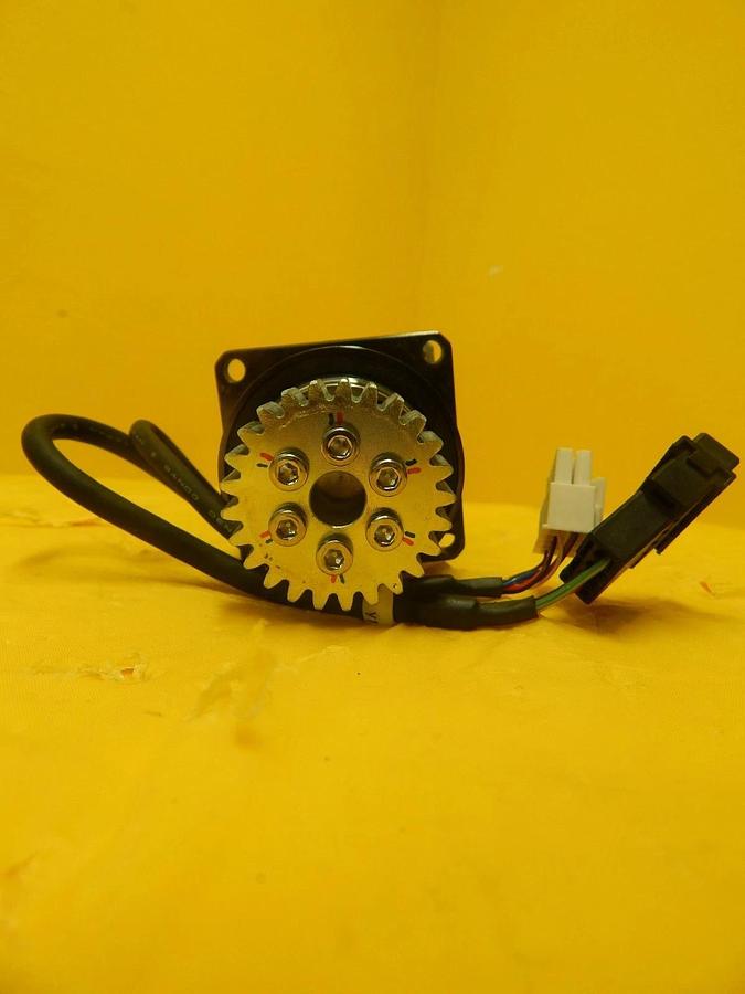 Used Sanyo Denki R2AA06020FXP77M AC Servo Motor Sumitomo ANFX-P110F-2RL3-9 Used