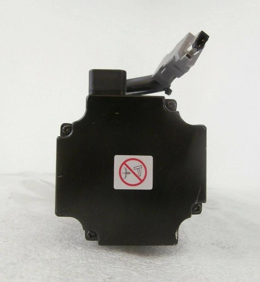 Used Yaskawa SGMAS-12ABA-TE11 AC Servo Motor with Nabtesco Gearhead GH7-11 Working