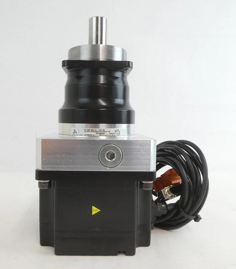 Yaskawa Electric SGM7P-08A7E-YA17 AC Servo Motor YSC-SGM7P-08-005 Working