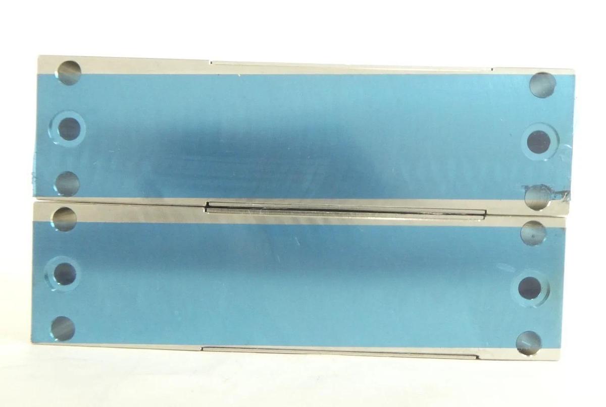 Used MKS Instruments P4B-33372 Mass Flow Controller MFC Reseller Lot of 2 Working