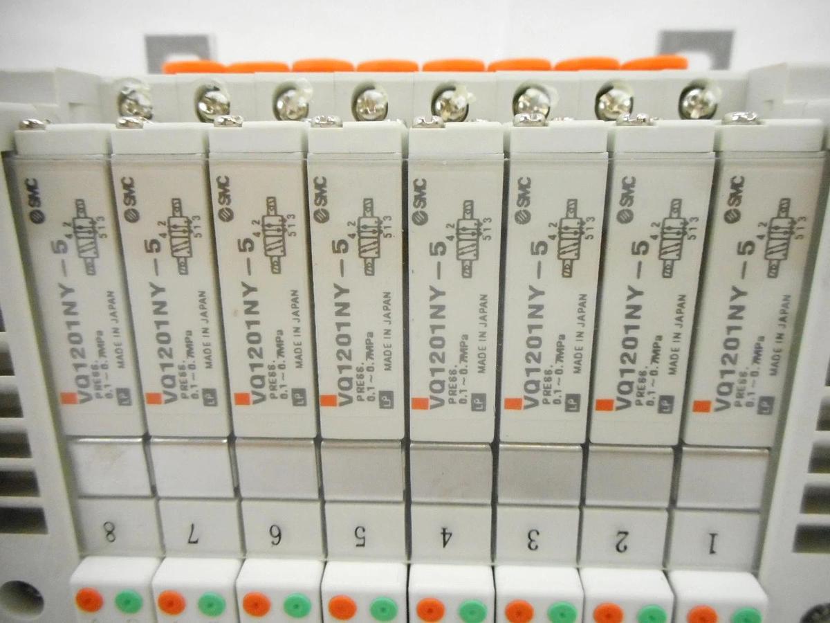 SMC VV5Q11-08-DAJ00902 8-Port Pneumatic Manifold ASM 50-125207A18 New