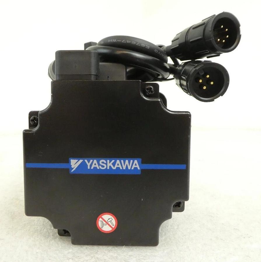 Yaskawa Electric SGM7P-04A7J61 AC Rotary Servo Motor SIGMA-7 New Surplus
