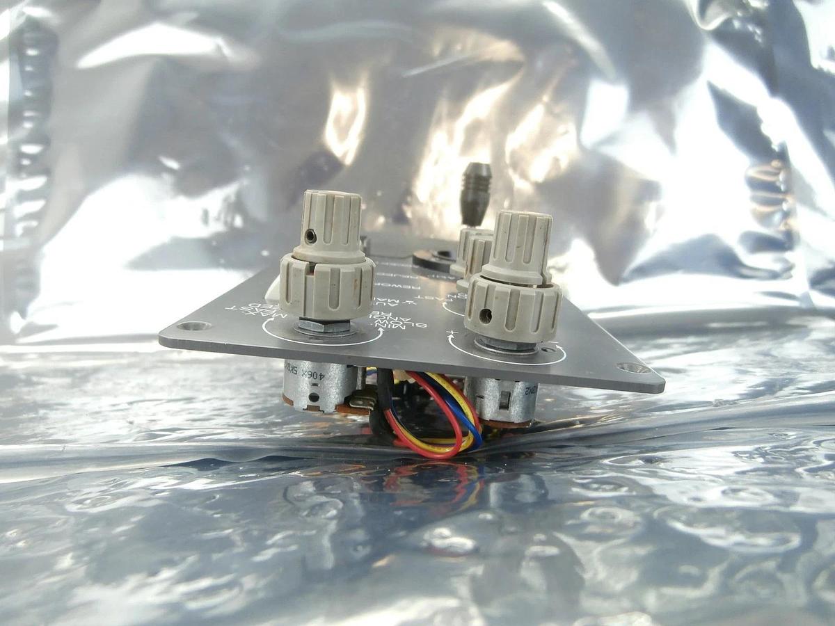Used Nikon 2S070-043 Microscope Joystick Control Panel 2S700-552 OPTISTATION 3 Spare