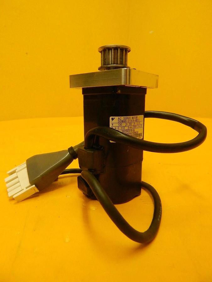 Used Oriental Motor SGMAH-01A1A-AD11 AC Servo Motor Used Working
