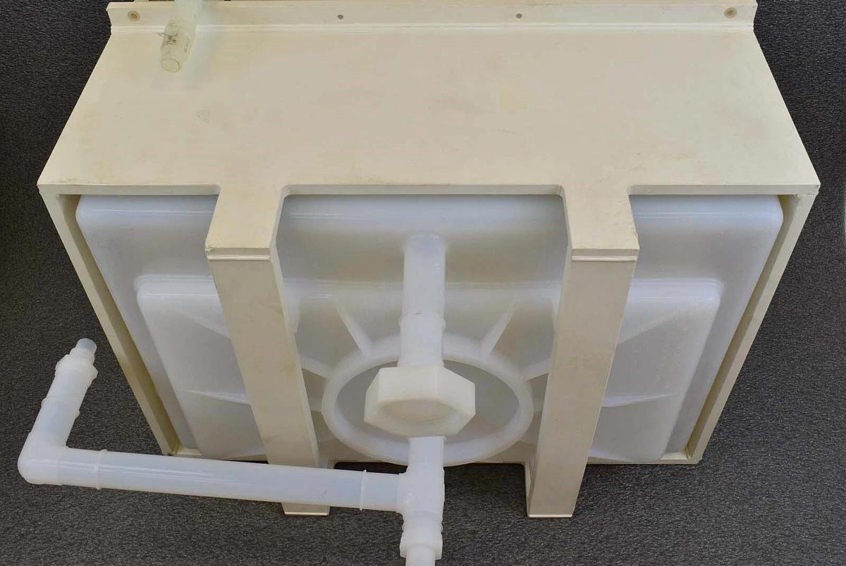 Used SCP Global Technologies 91000237A AWS Trimix Tank w/ Plastic Frame
