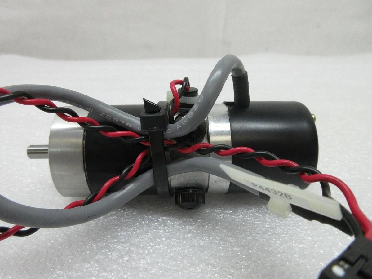 Used Yaskawa Electric UTOPI-020MX Minertia Motor UGRMEM-01SAKOE Nikon NSR-S205C Spare