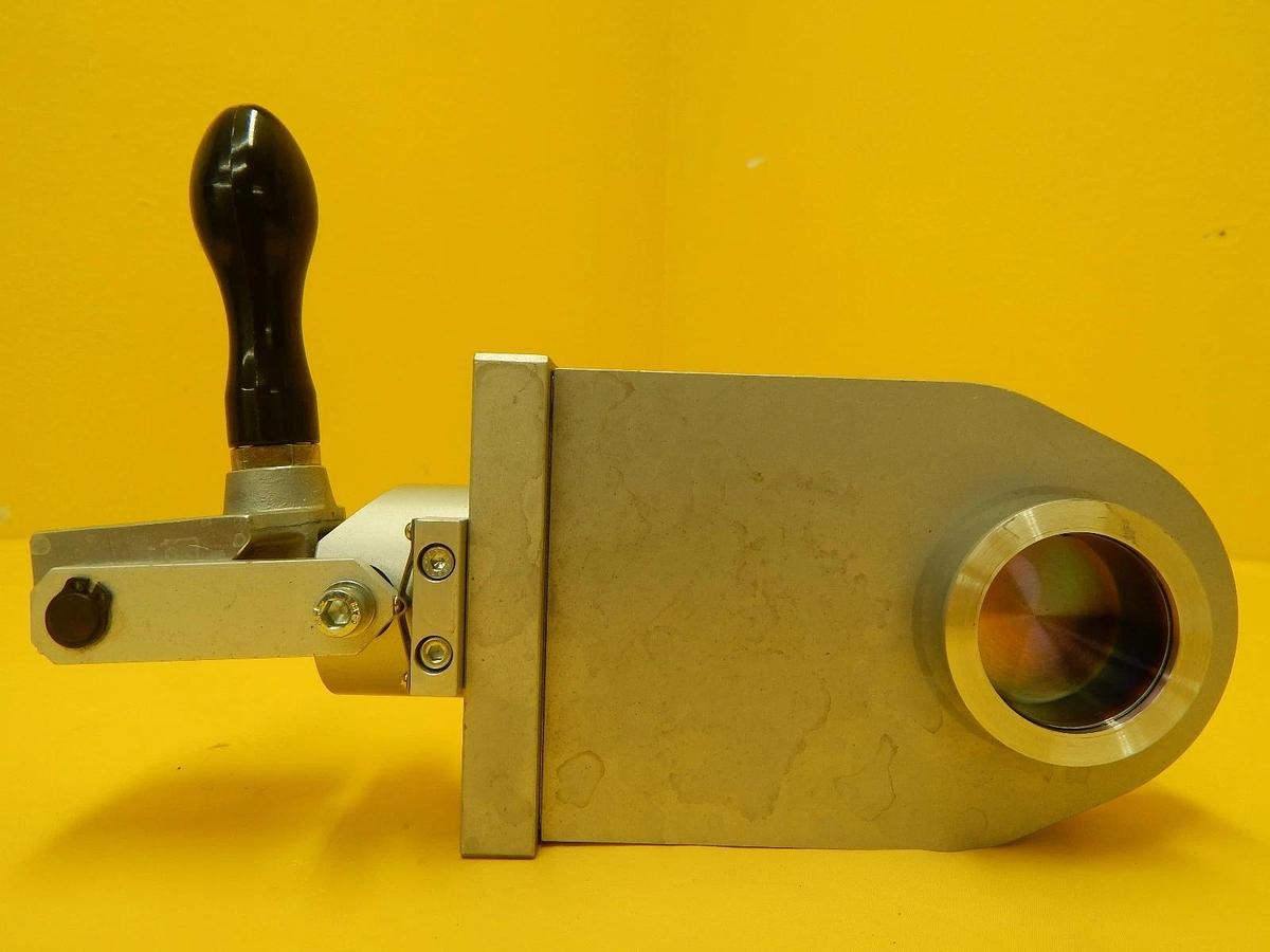 Used VAT F12-60233 Manually Operated Vacuum Gate Valve Used Working