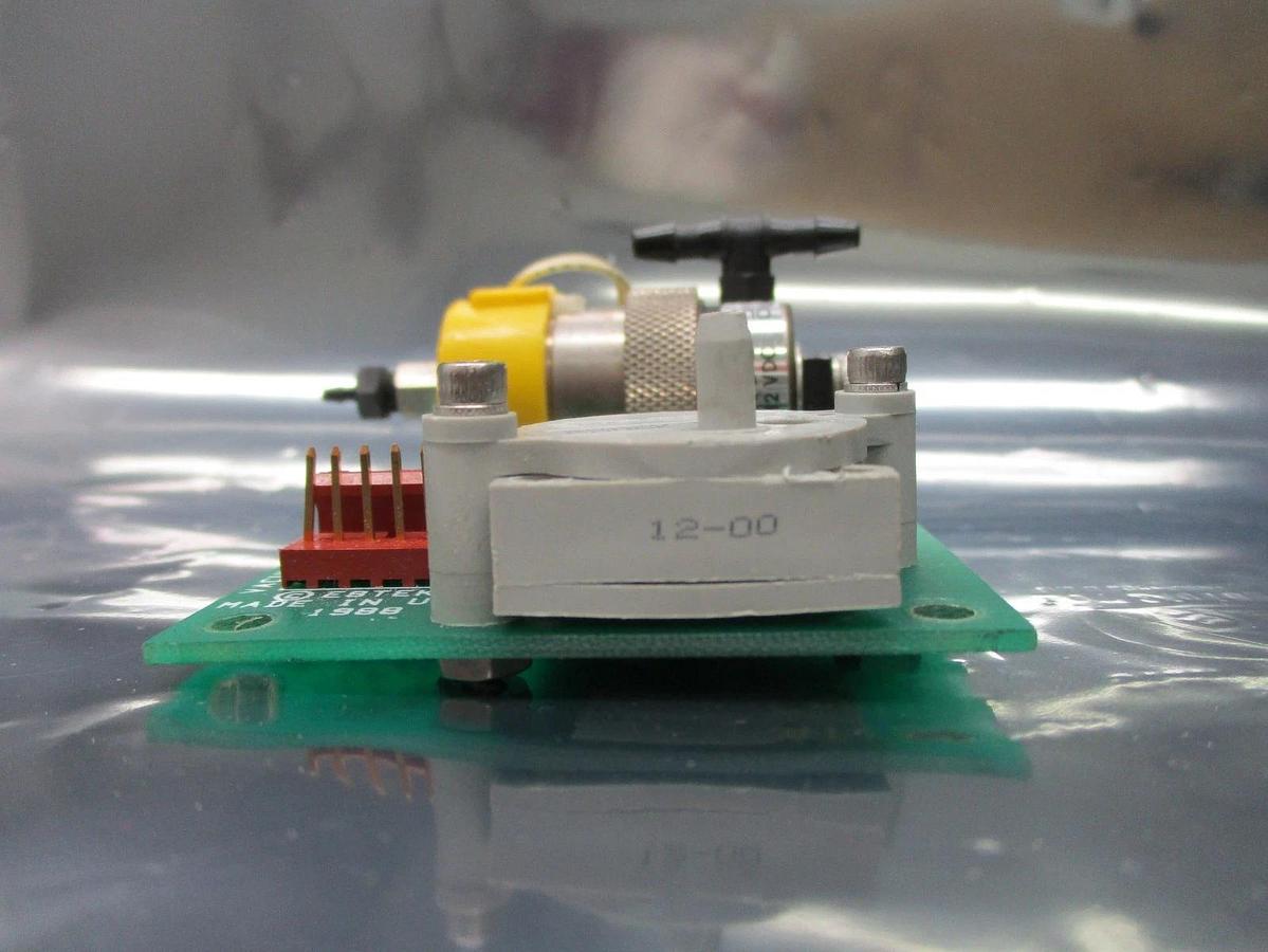 Used Estek 398-18886-1 Pneumatic Vacuum Chuck Control Board PCB 398-18886-1 Used
