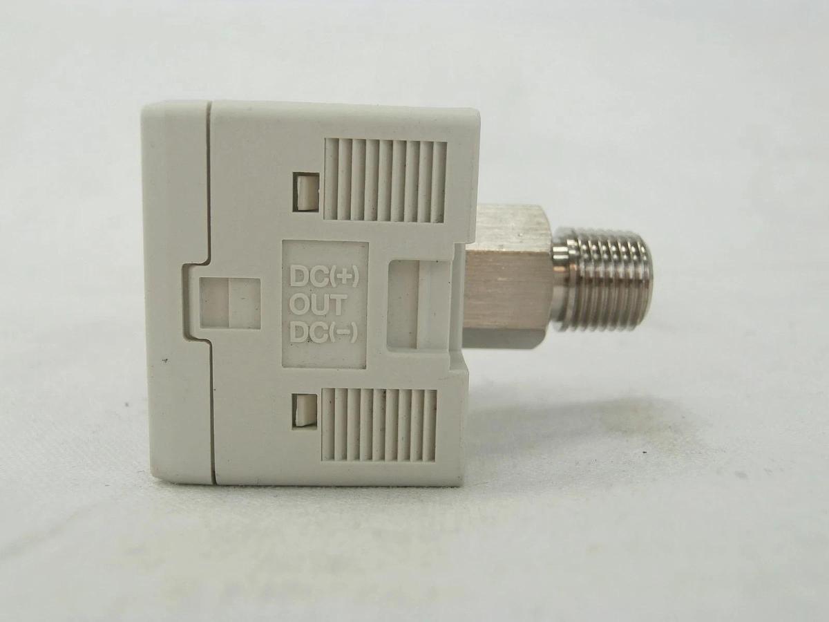 Used SMC ZSE30-01-25-M kPa Pressure Switch Reseller Lot of 32 Working Surplus