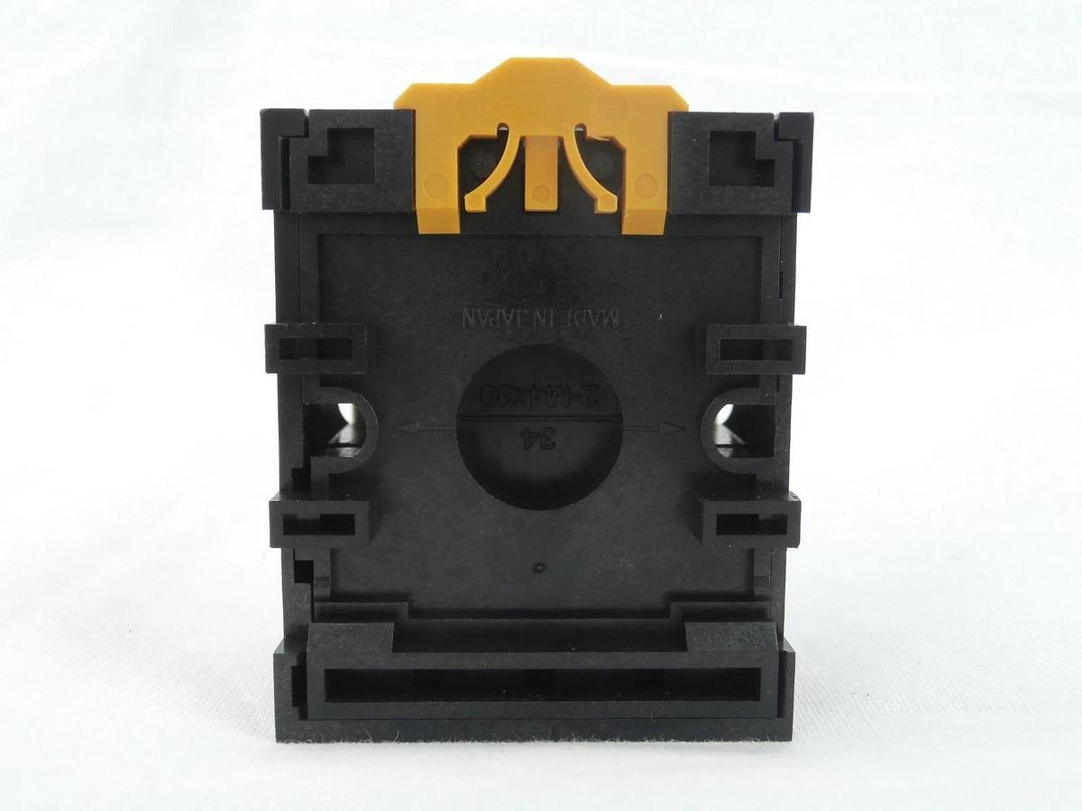 Used Omron 61F-GP-NH Floatless Level Switch with Socket Reseller Lot of 4 Used