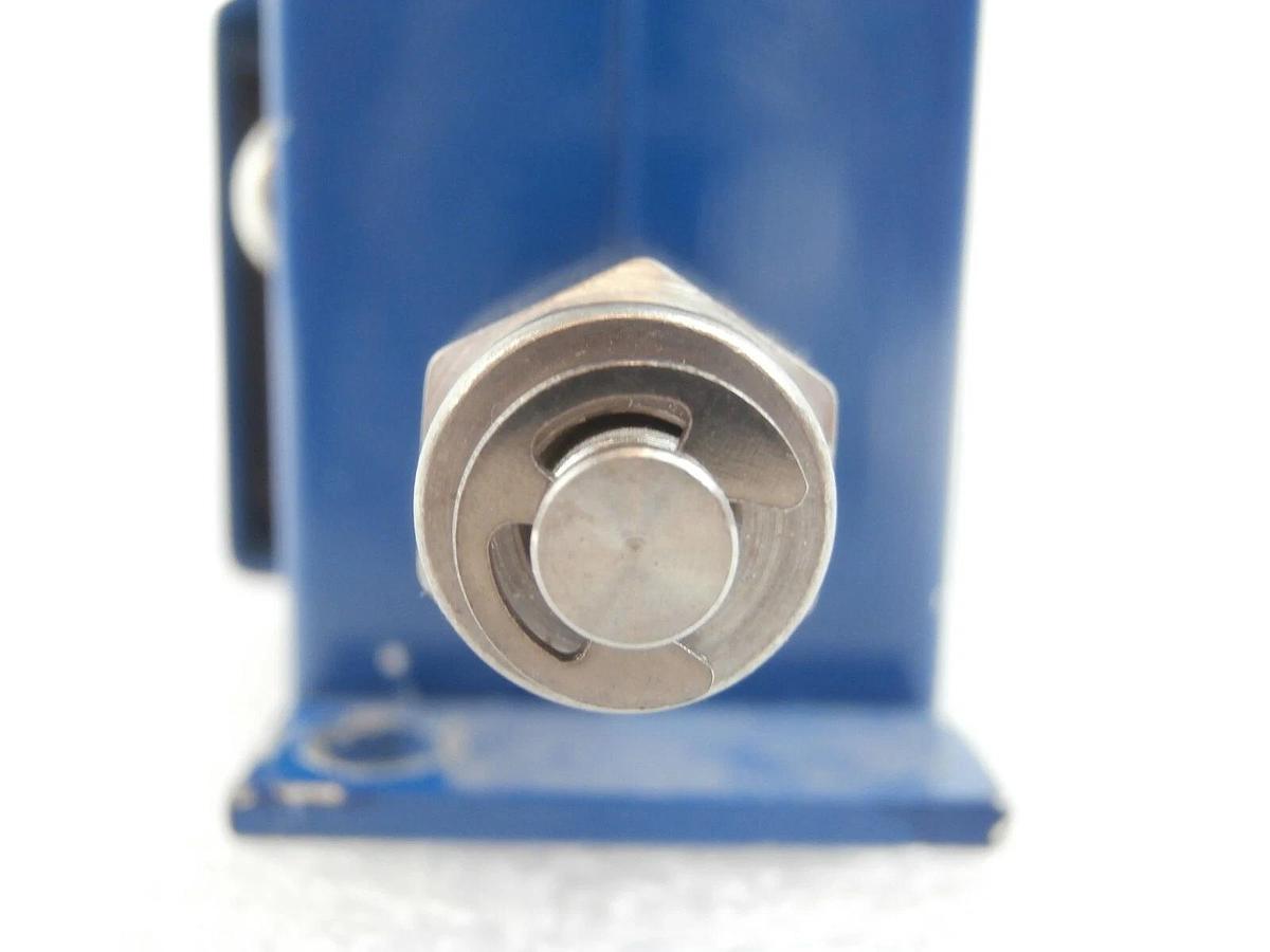 Used STEC LV-210 Liquid Mass Flow Meter 0.1 g/min Octane Working Surplus