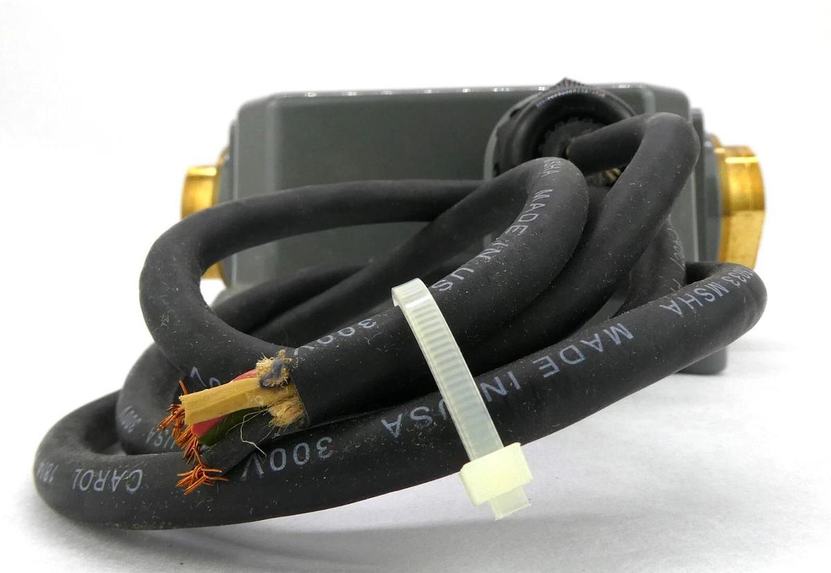 Used Hedland H704B-010-F1 Flow-Alert Flow Meter HLIT 290 Lot of 4 New Surplus