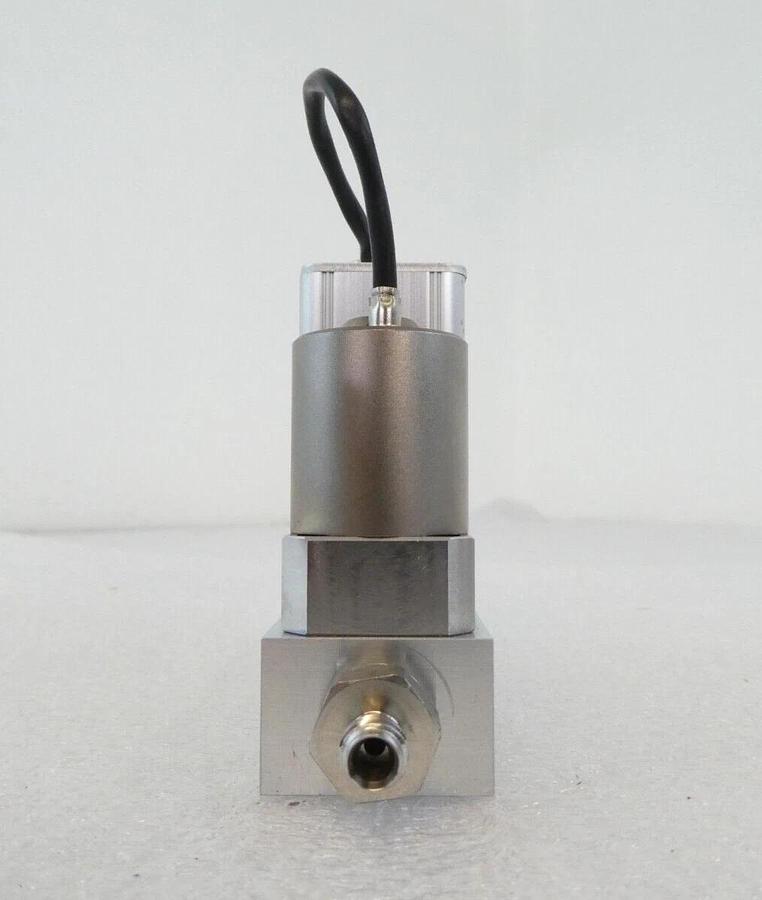Used Bronkhorst Mani-Flow Mass Flow Meter Set of 2 MIC-104D MIC-202F Xevo Q2 Working