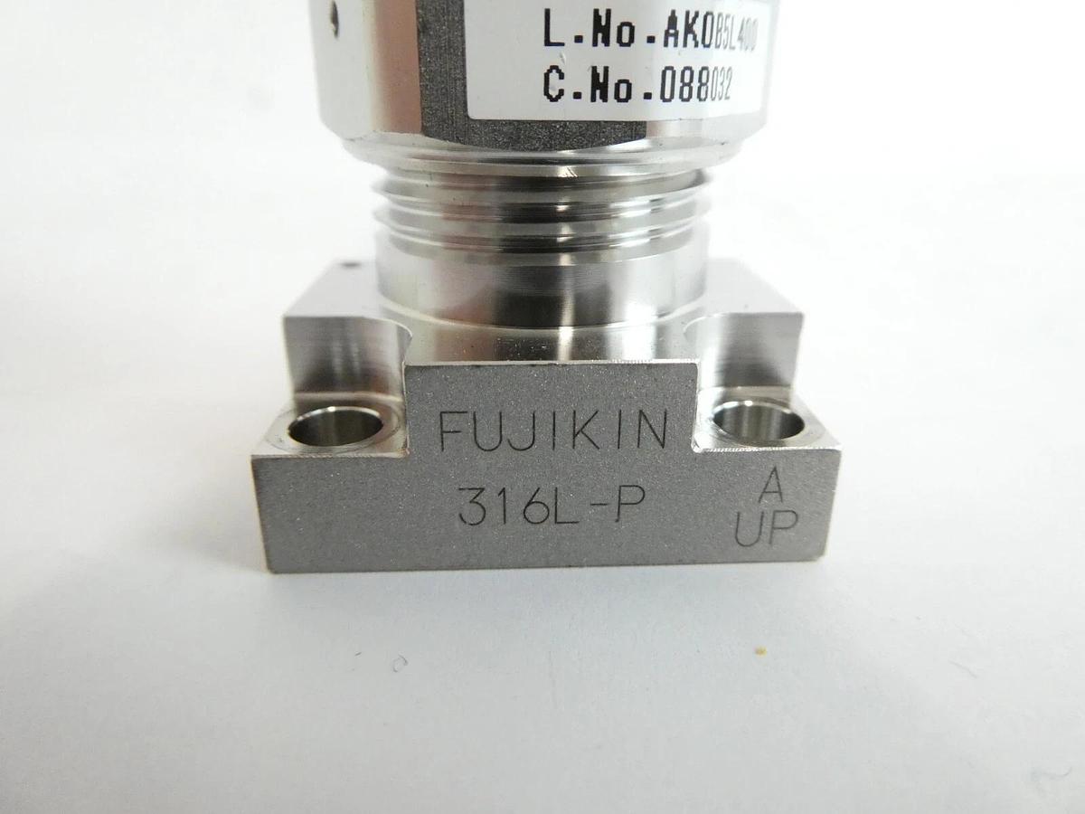 Used Fujikin 088032 2-Port Manual Diaphragm Valve Reseller Lot of 17 Working Surplus