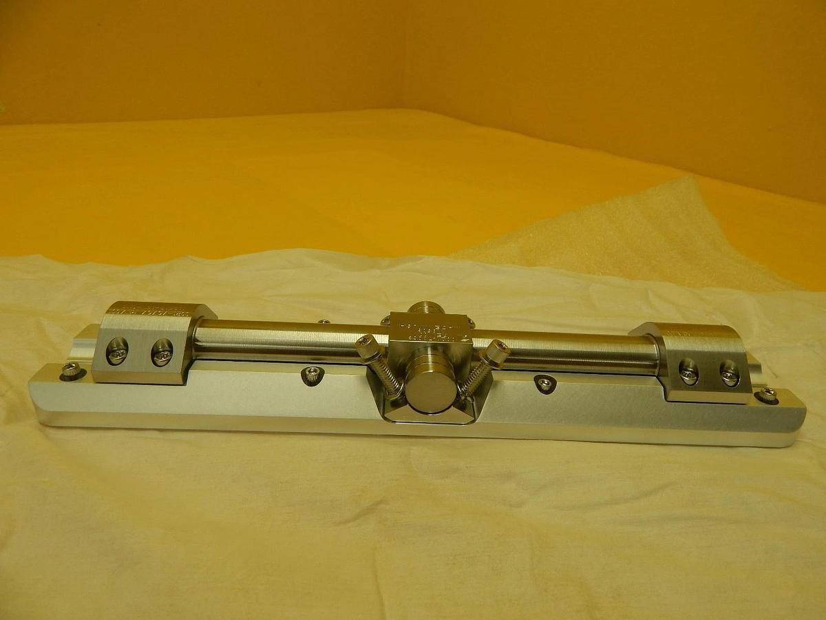 Used AMAT Applied Materials 0010-25624 300mm Slit Valve Assembly 3700-02144 Used