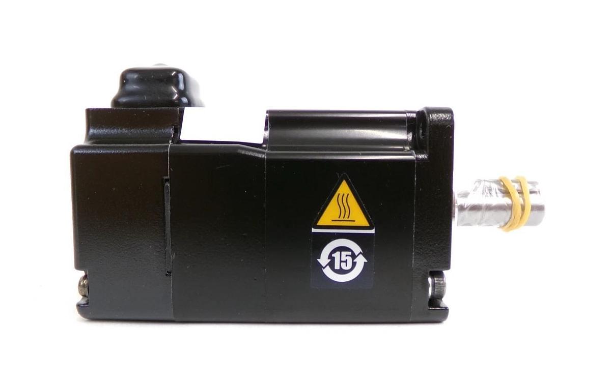 Yaskawa Electric SGM7A-01A7D61 AC Servo Motor Lot of 2 New