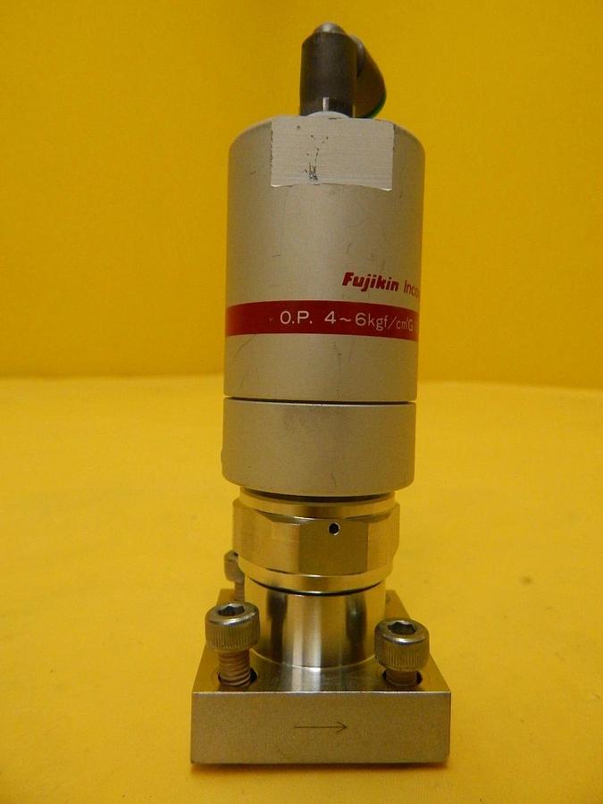 Used Fujikin 059577 Pneumatic Valve Normally Closed 316L-P Lot of 4 Used Working