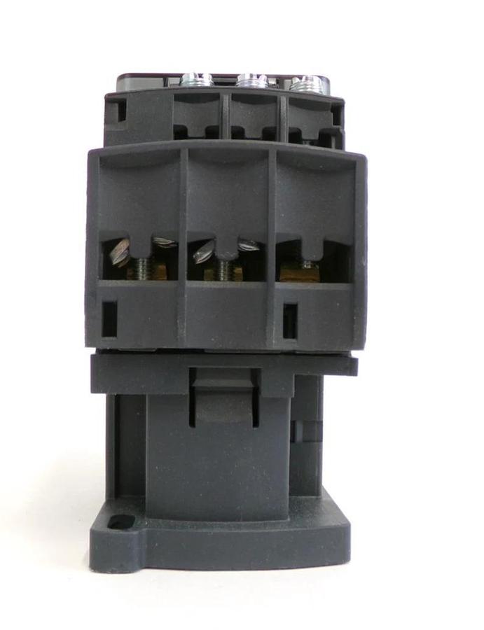 Schneider Electric LC1D326G7 Contactor LC1D TeSys Deca Reseller Lot of 4 New