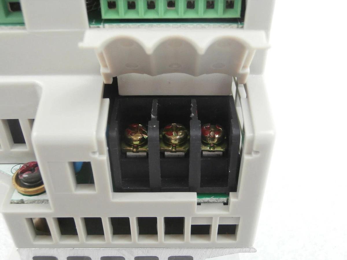Used Yaskawa CIMR-XCAV20P2 Digital Inverter VS mini JVOP-120 200V 3 Phase 0.2kW Spare