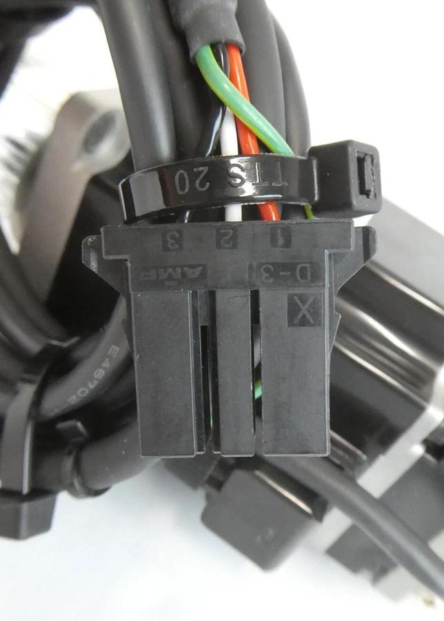 Used Sanyo Denki R2AA06040HXS03M AC Servo Motor SANMOTION R Working