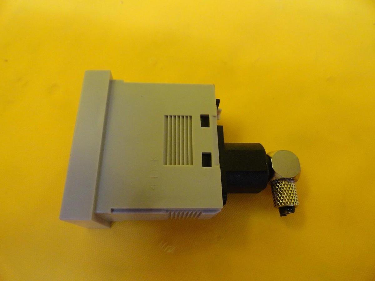 Used Sunx DP4-50Z Compact Digital Display Pressure Sensor DP4 Series Lot of 5 Used