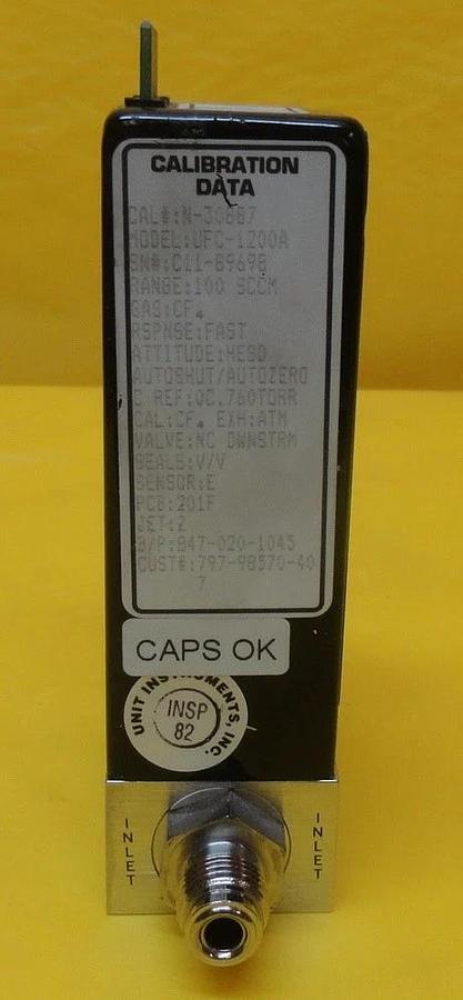 Used Unit Instruments UFC-1200A Mass Flow Controller MFC 100 SCCM CF4 Used Working