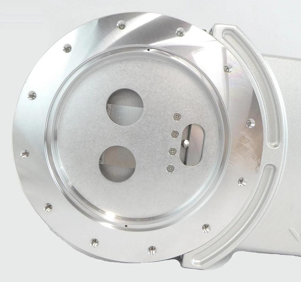 VAT 12146-PA24-AZO1 Vacuum Isolation Gate Valve Series 12.1 New Surplus