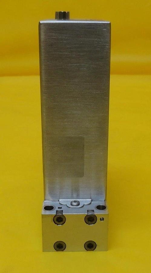 Used UNIT Instruments UFC-8160 Mass Flow Controller MFC 30 SCCM Si2H6 Used Working