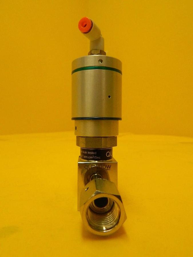 Used Qualiflow F HF Series 2-Way Pneumatic Valve 2x10-9atm.cm3/Sec Used Working
