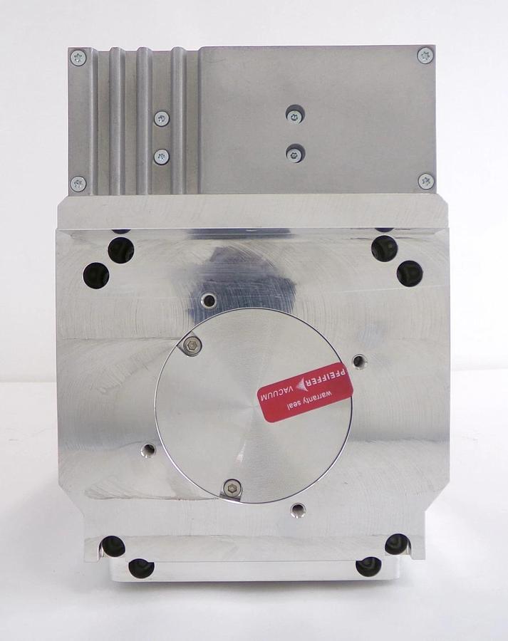 Used SplitFlow 310 Pfeiffer PM P03 626 A Turbomolecular Pump TC400 Working
