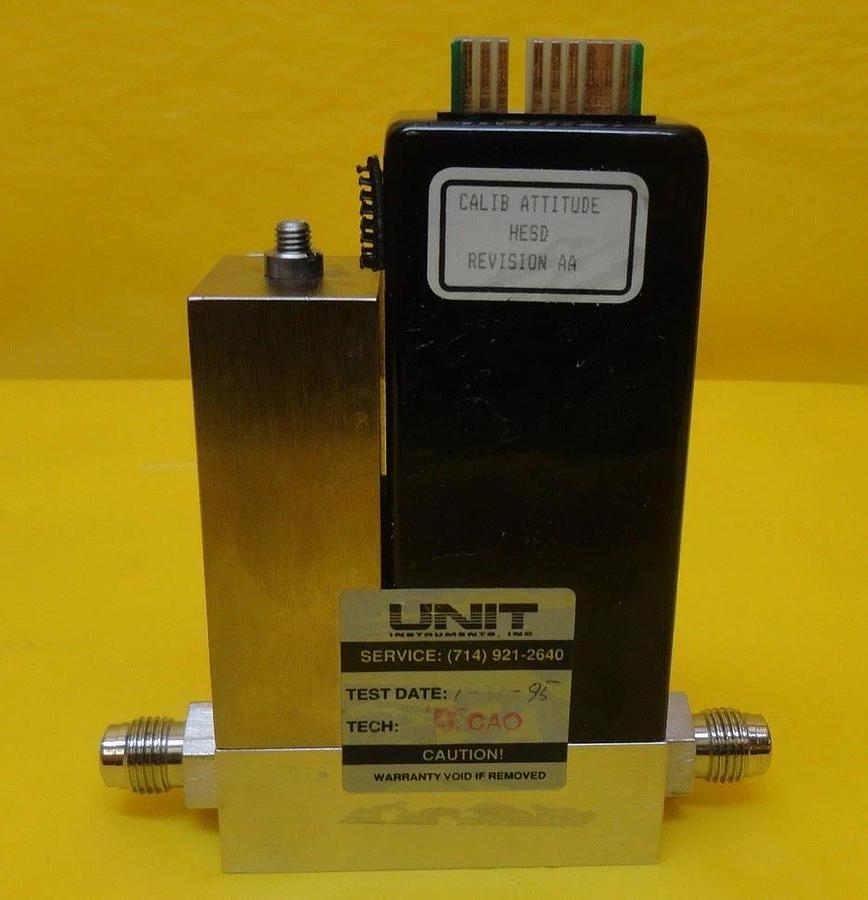 Used Unit Instruments UFC-1200A Mass Flow Controller MFC 100 SCCM CF4 Used Working