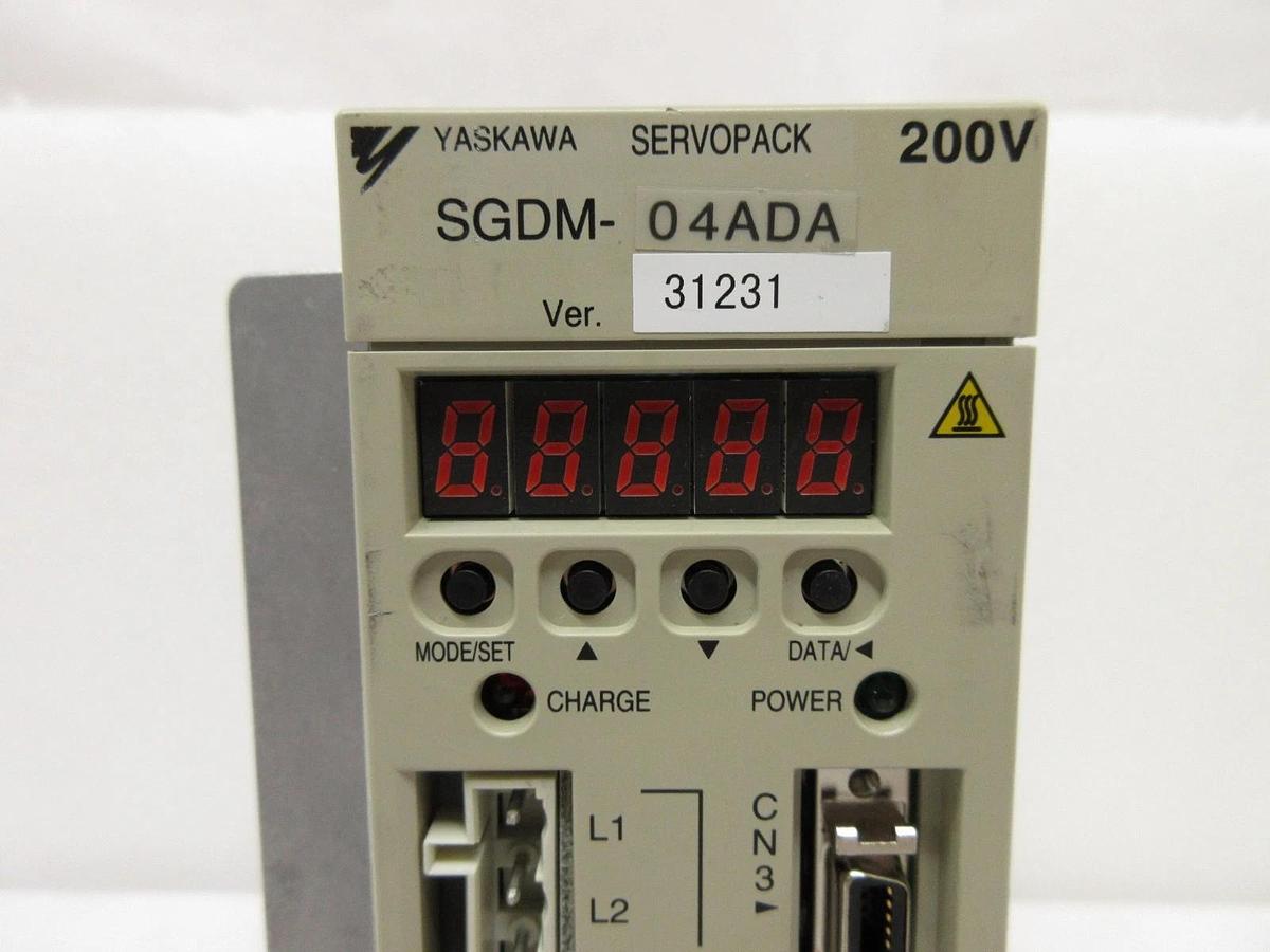 Used Yaskawa Electric SGDM-04ADA 200V Servo Drive SERVOPACK Ver. 31231 Used Working