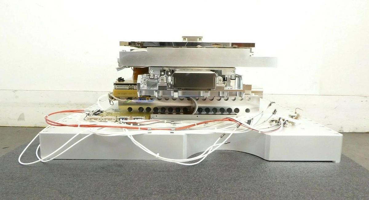 Used KLA-Tencor 720-20466-000 Linear X/Y Stage Schneeberger 565 090 643 eS31 Working