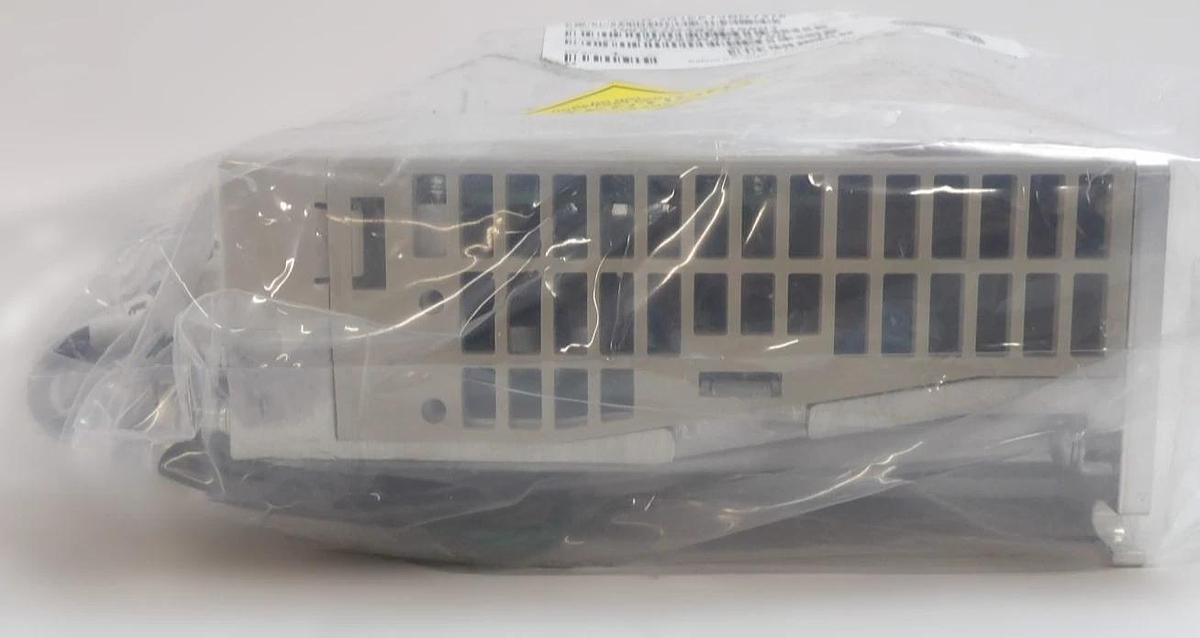 Yaskawa Electric CACR-2R1EE1VBDY378 Servo Drive SERVOPACK CACR-2R1-EE1VBD-00 New