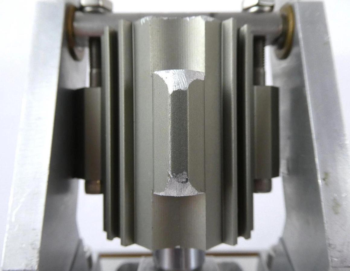 Used AMAT Applied Materials 0010-70029 CVD Chamber Slit Valve P5000 Dented Working