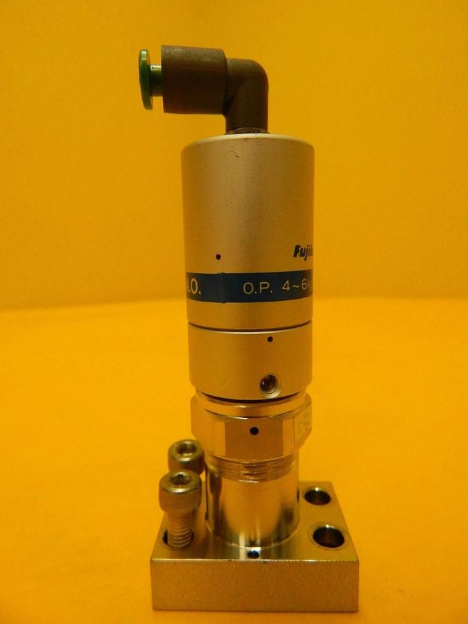 Used Fujikin 053804 Pneumatic Valve Normally Open 316L-P Lot of 3 Used Working