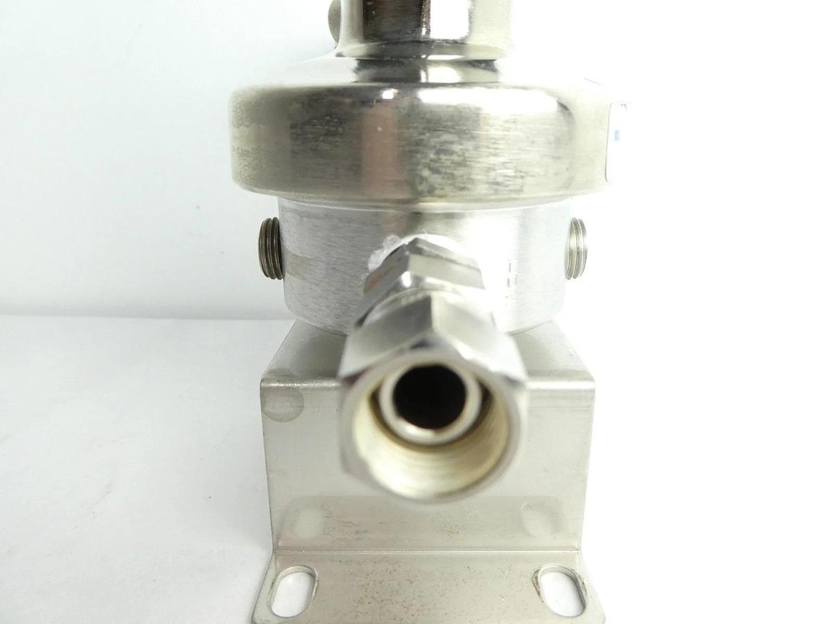 Used Parker 43600759 High Purity Regulator Valve W/ Gauge HFR90TS4PB6V Lot of 2 Used
