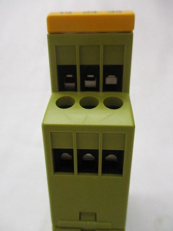 Used Pilz 774300 Safety Relay DIN Mount PNOZ X1 Reseller Lot of 2 Used Working