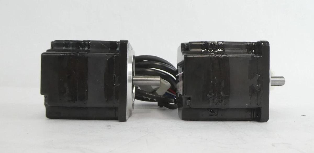 Yaskawa SGMPH-01AAE-YA34 Servo Motor Reseller Lot of 8 New Surplus
