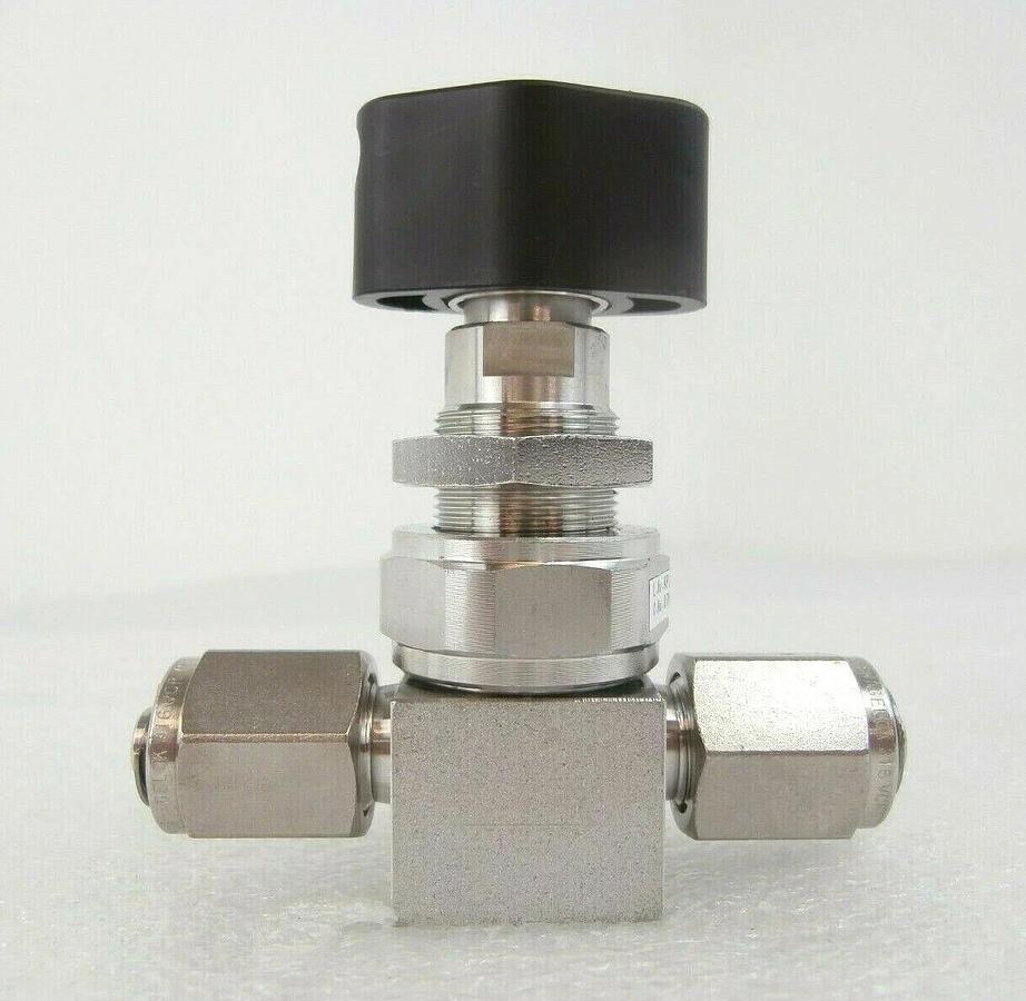 Used Fujikin 076776 Manual Open/Closed Diaphragm Valve KPJL7001 Reseller Lot of 5
