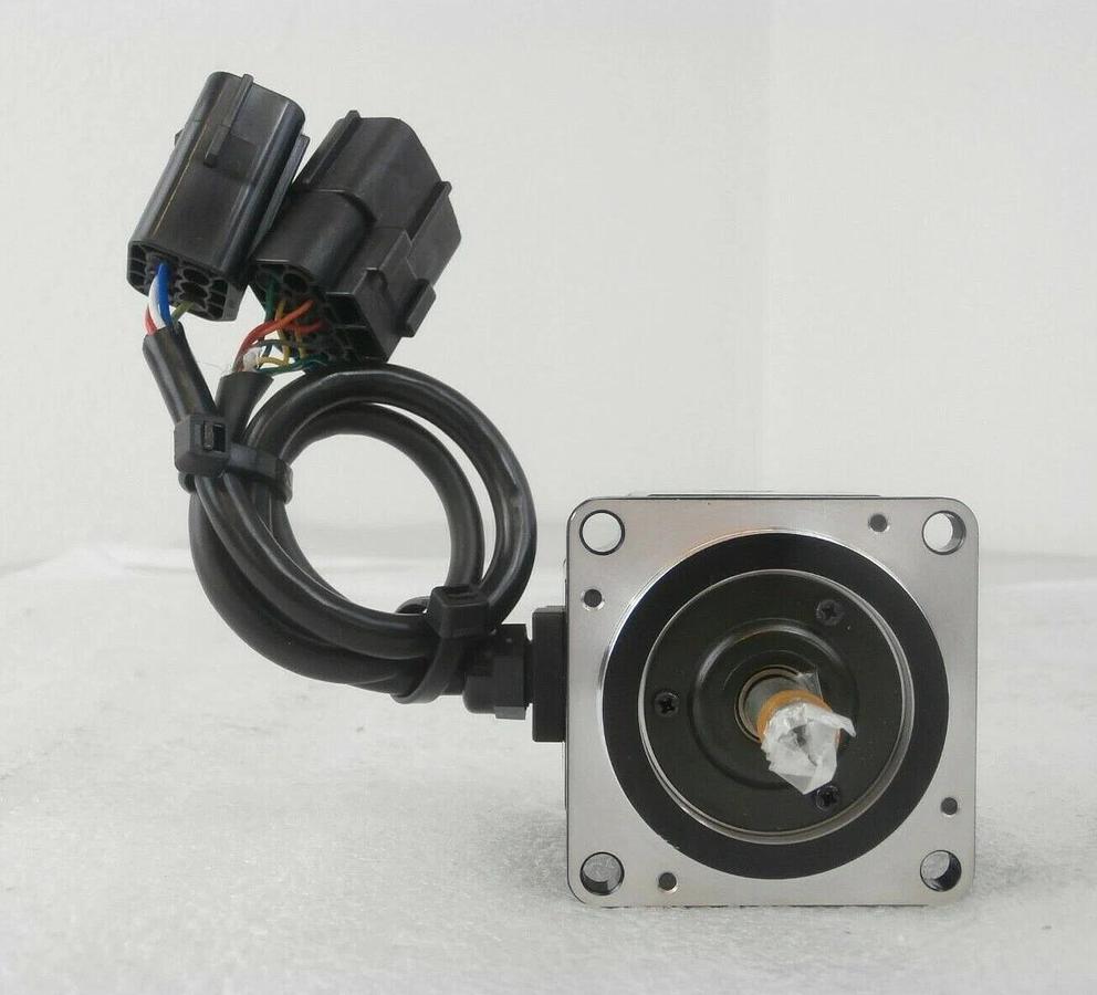 Yaskawa Electric SGMP-01U314M Motor AMAT Applied Materials 0190-77181 New Spare