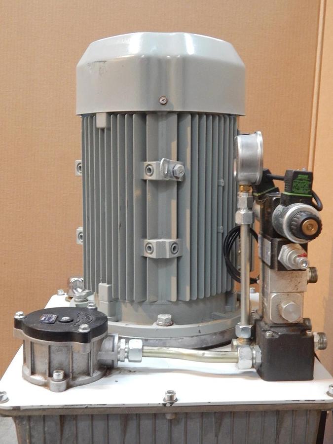 Used AC Motoren JM 132 M-4 Pump Motor Vacuum Assembly JM132M-4 Tested Working Surplus