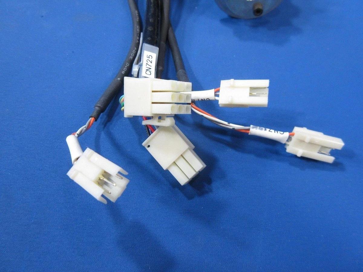 Used Yaskawa SGM-01U312C AC Servo Motor 100W 200V 0.87A r/min 3000 Used Working