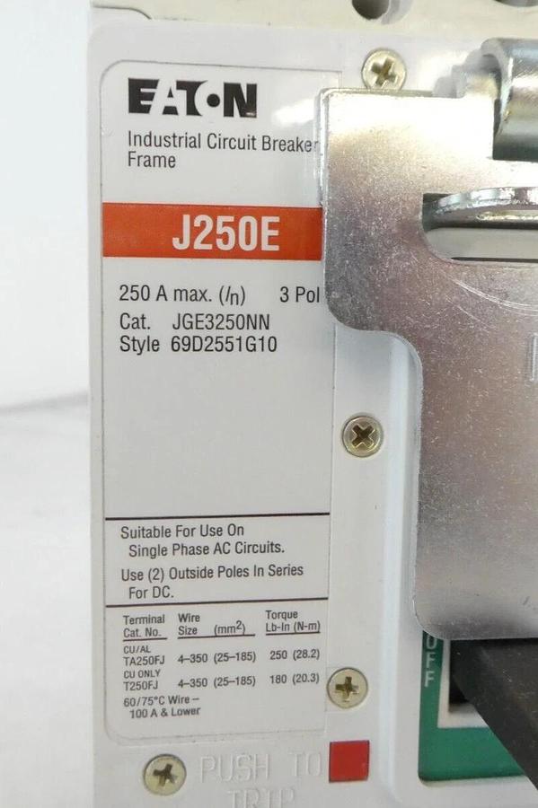 Used Eaton JGE3250NN Industrial Circuit Breaker J250E 69D2551G10 Lot of 2 Working
