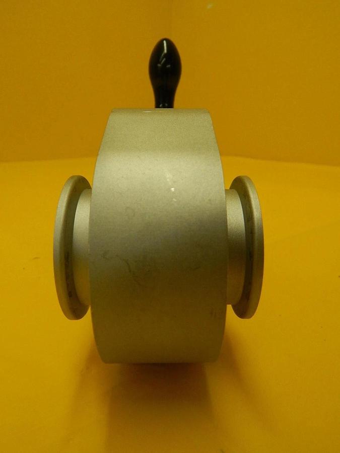 Used VAT F12-60233 Manually Operated Vacuum Gate Valve Used Working